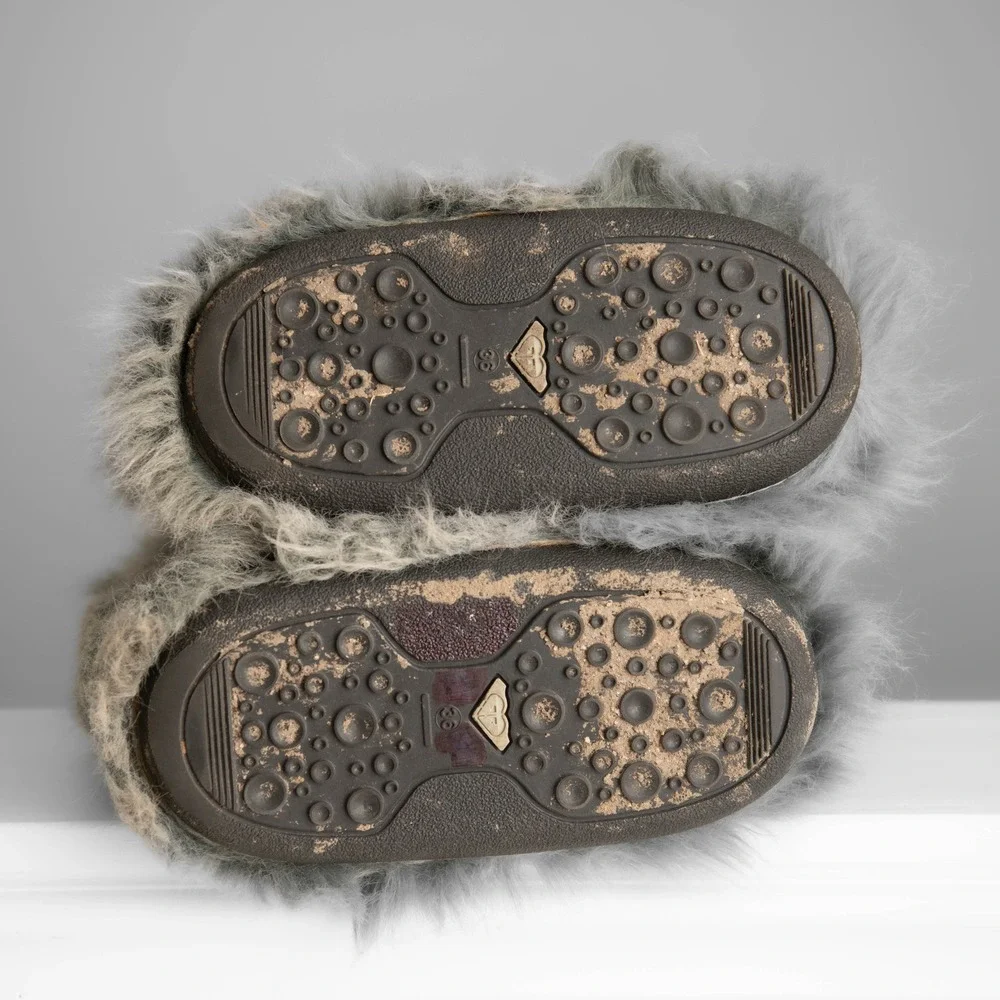 Roxy VTG 90s Y2K Faux Fur Sasquatch Monster Yeti Moon Boots Sz 6 SUPER RARE!